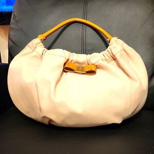 💥FERRAGAMO bag💥